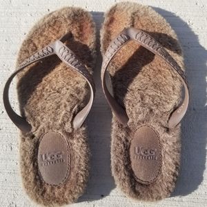ugg fuzzy flip flops